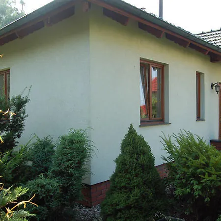 Dworek Nad Radunia Apartment *