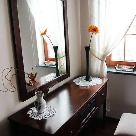Apartment Dworek Nad Radunia *