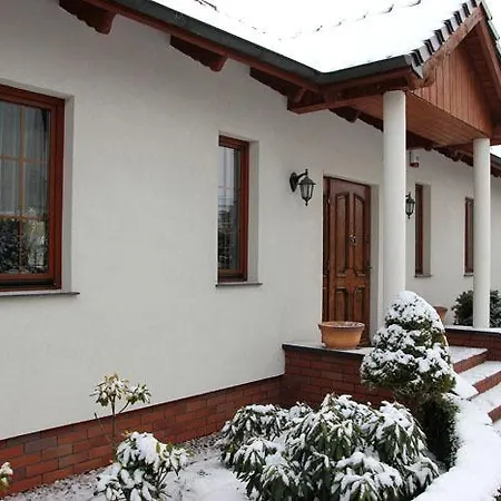 Dworek Nad Radunia Apartment Praust