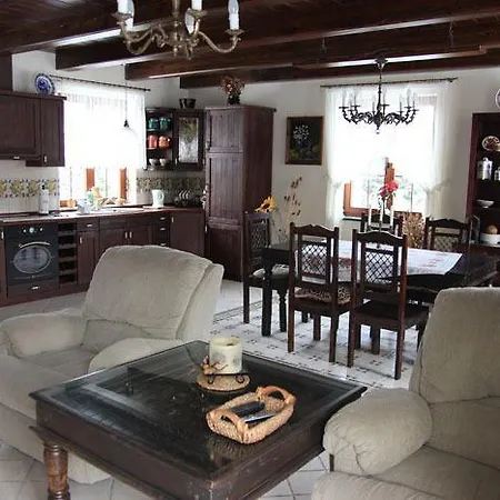 Dworek Nad Radunia Apartment