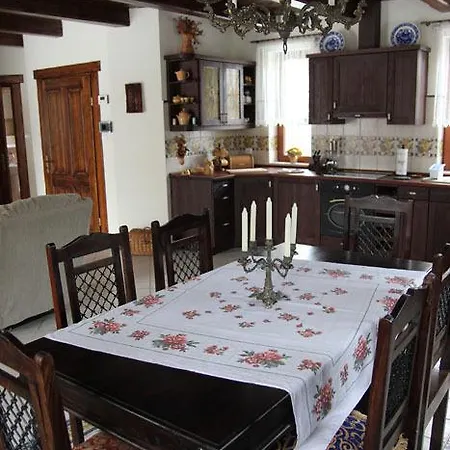 Apartment Dworek Nad Radunia *